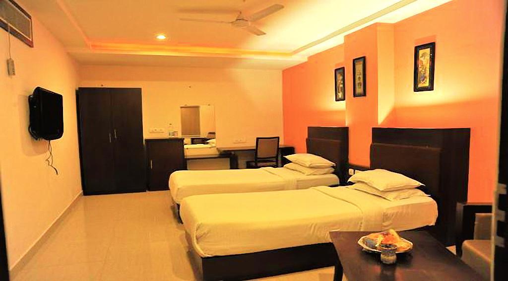 Hotel Central Park Ongole Exteriör bild