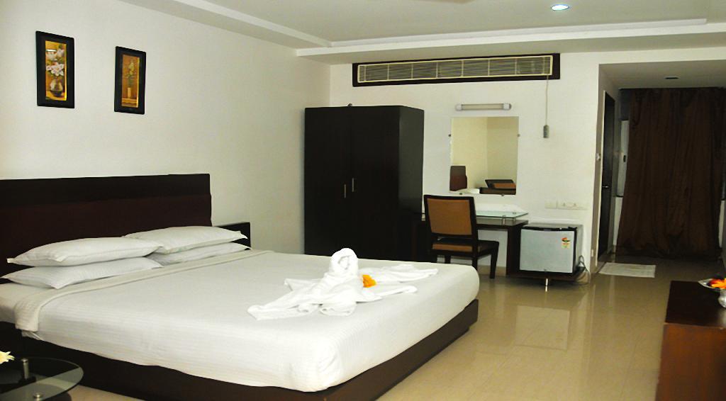 Hotel Central Park Ongole Exteriör bild